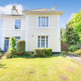 Spacious new 2-Bed - Walk to Station - Fast Wi-Fi