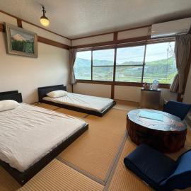Jeenies Inn, hotel u gradu 'Gujo'