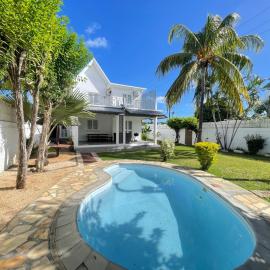 Villa Roche Noire with Pool- 4 mins from Beach