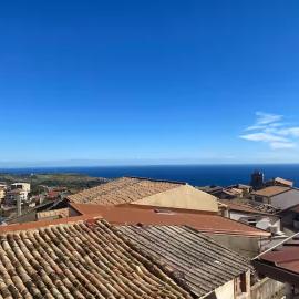 Grande appartamento con vista nel centro storico di Montauro