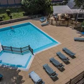 ZEcamping 4 étoiles familial pet friendly animé piscine chauffée, hotel Aramits városában
