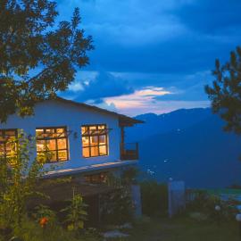 Darbar - A Heritage Farmstay by Guldar Hotels, hotel sa Chamba