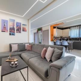 Angel House، فندق في إياليسوس
