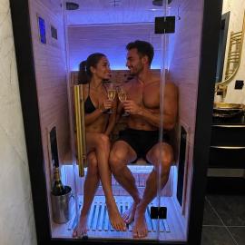 Apartament 5 na wodzie z Sauną- barka Piła, hotel v destinácii Piła