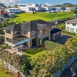 Pinehill Extra-Large 8 Bedrooms House