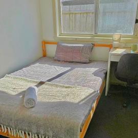 Sun-Drenched Quiet Double Room with Private Lock Free street parking