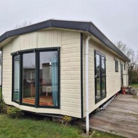 Prachtig chalet, khách sạn ở Koudum