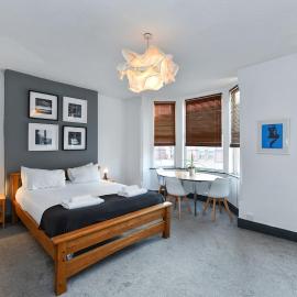 5-BR Home Featuring Art and Photography Collection