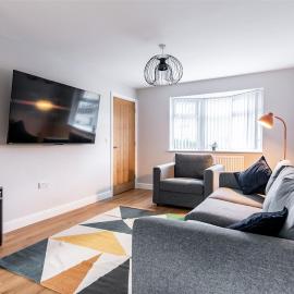 3-Bed House - Ideal for Contractors and Families