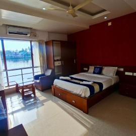Captain's Cabin, Alleppey- A Premium Backwater Mansion, hotel en Champakulam