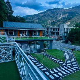 Valledor Resort، فندق في Bālākot