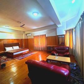 Hotel Pema Karpo, khách sạn ở Yuwak