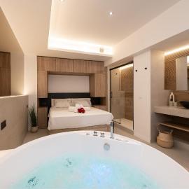 Málaga URBAN OASIS Apartment Jacuzzi - by N&N Luxe Properties: Málaga'da bir otel