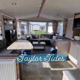 Taylor Tides Caravan