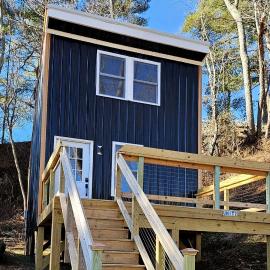 Newly Built Modern Cottage with New England Charm, near the Draper Mountain Trail System, hotel i Draper