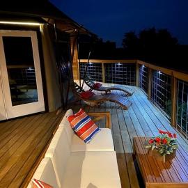 Scenic Hill Country Safari Tent Retreat with Hot Tub near Lake Travis in Marble Falls, Texas, hotel in Smithwick