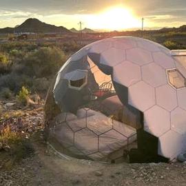 Amazing Secluded Dome in Terlingua, Texas، فندق في تيرلينغوا