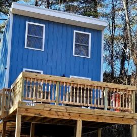 Elevated Cottage Nestled in Nature and near the New River in Draper, Virginia, Perfect for a Weekend Escape, Hotel in Allisonia