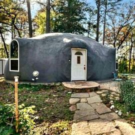 Fantastic Dome with Private Yard, Hot-Tub and Fire Pit in Texas, hotel in Bullard