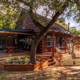 Spacious and Rustic Hill Country Cabin Rental Ideal for Family Getaways near Austin