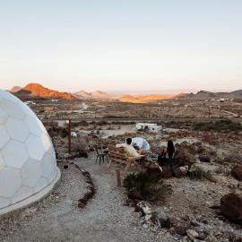 Fantastic Secluded Dome with Great Desert Views in Terlingua, Texas, Hotel in Terlingua