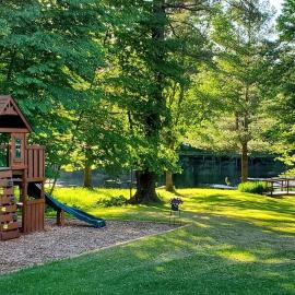 Serene Safari Tent For a Glamping by Getaway Rickett's Glenn State Park Nestled in the Heart of Huntington Mills, Pennsylvania, hotel a Shickshinny