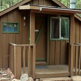 Quaint and Charming Cabin with Fireplace near Christopher Creek, Payson, Arizona、ペイソンのホテル