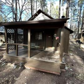 Pet Friendly Studio Cabin with Kitchenette and BBQ, Perfect for a Weekend in the Forest of Christopher Creek, hotel en Payson