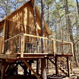 Rustic Tree House Nestled in the Heart of Ouachita National Forest, Arkansas, Hotel in Boles