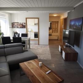 NEU! Ferienwohnung Gondwana: Schiffweiler şehrinde bir otel