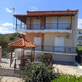 Dimitra's Little House, hotelli kohteessa Petalidi
