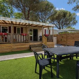 Mobil-home Badji, hotel in Gastes