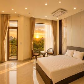 O Lily Hotel