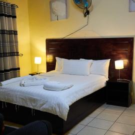 Niyonest Guesthouse, готель у місті Хараре