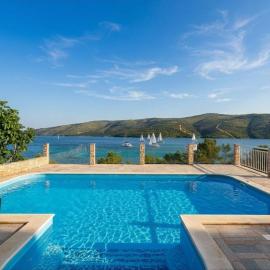Seaside Villa near Trogir - Poljica، فندق في مارينا
