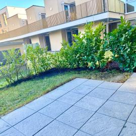 Apartment with Garden near SCS with 5 Single Beds