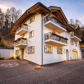 Appartamento con vista Dolomiti con 2 bagni, hotel v destinácii Carano