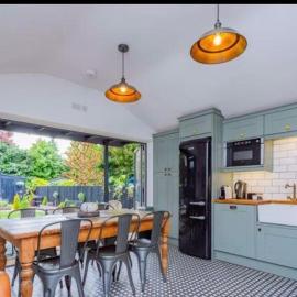 1 bed apt Sleeps 2 Oswestry Parking Garden