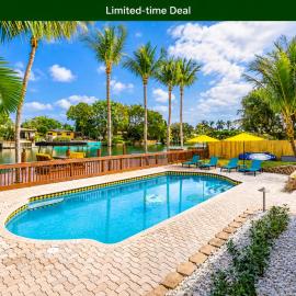 Waterfront Pool Home Games, 10 min to Beach