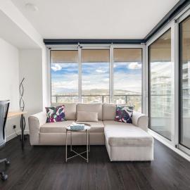 Bright & Cozy 1BR Steps to Brentwood mall