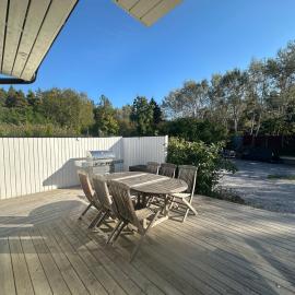 Modern Scandinavian Villa Near Sigtuna, hotelli kohteessa Sigtuna