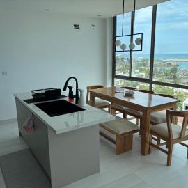 Hermoso departamento de 5 cuartos Frente a la playa, hotel u gradu 'Punta Blanca'