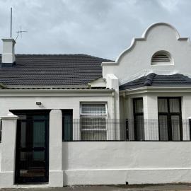 Heritage Cape Dutch charm close to beach, Hotel in Strand