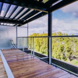 MODERN STUDIO AUX DOCKS with TERRACE and PARKING, Hotel in Straßburg