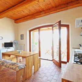 Picchio - Charming Studio with Stunning Hill View at casolare il Montale Montelabbate