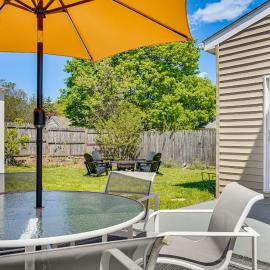 4 Mi to Beach & Dtwn! Charming Fairfield Home, ξενοδοχείο σε Fairfield
