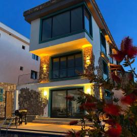 Villa Turquoise with Jacuzzi Suite and Private Pool, hotel Milasban