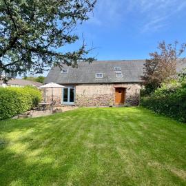 The Old Cowshed - Cosy Cottage