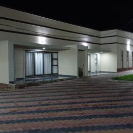 Lesiba guesthouse, hotel in Kwamhlanga