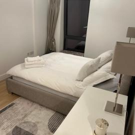 Elegant King Room Riverside Wandsworth